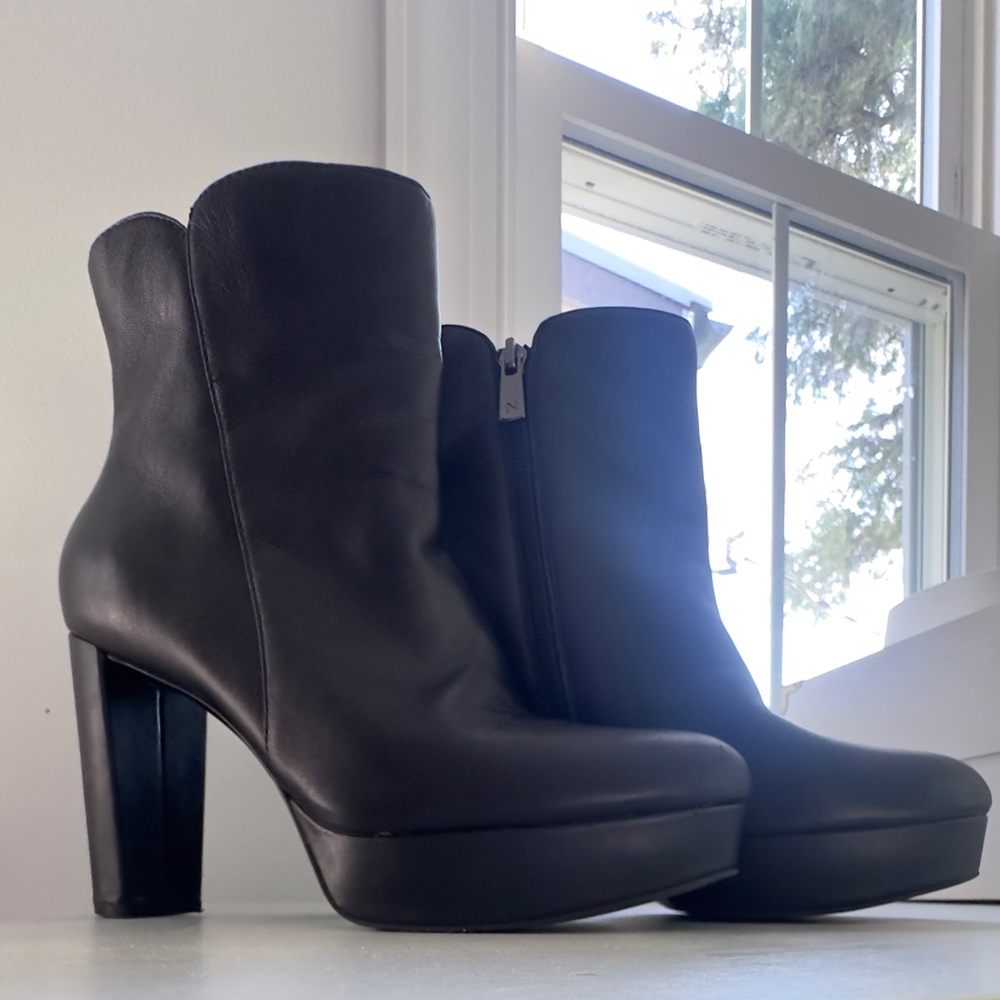 Naturalizer Flavio Black 4” Bootie Size 8 M
